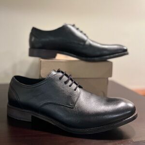 Clarks Black Leather Shoe (Flow Plain)